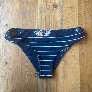 Carve Designs Floral Striped Women's Swim Bottom size M